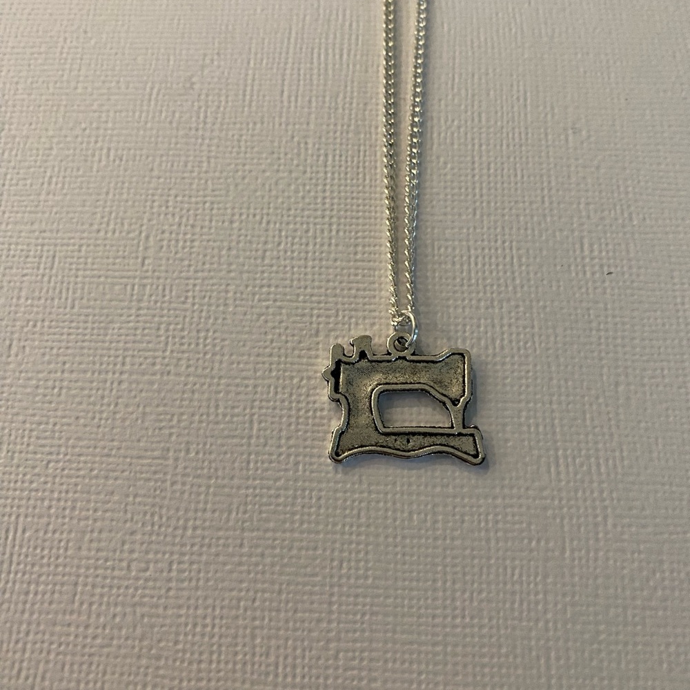Singer Sewing Machine Necklace - Picture 3 of 4